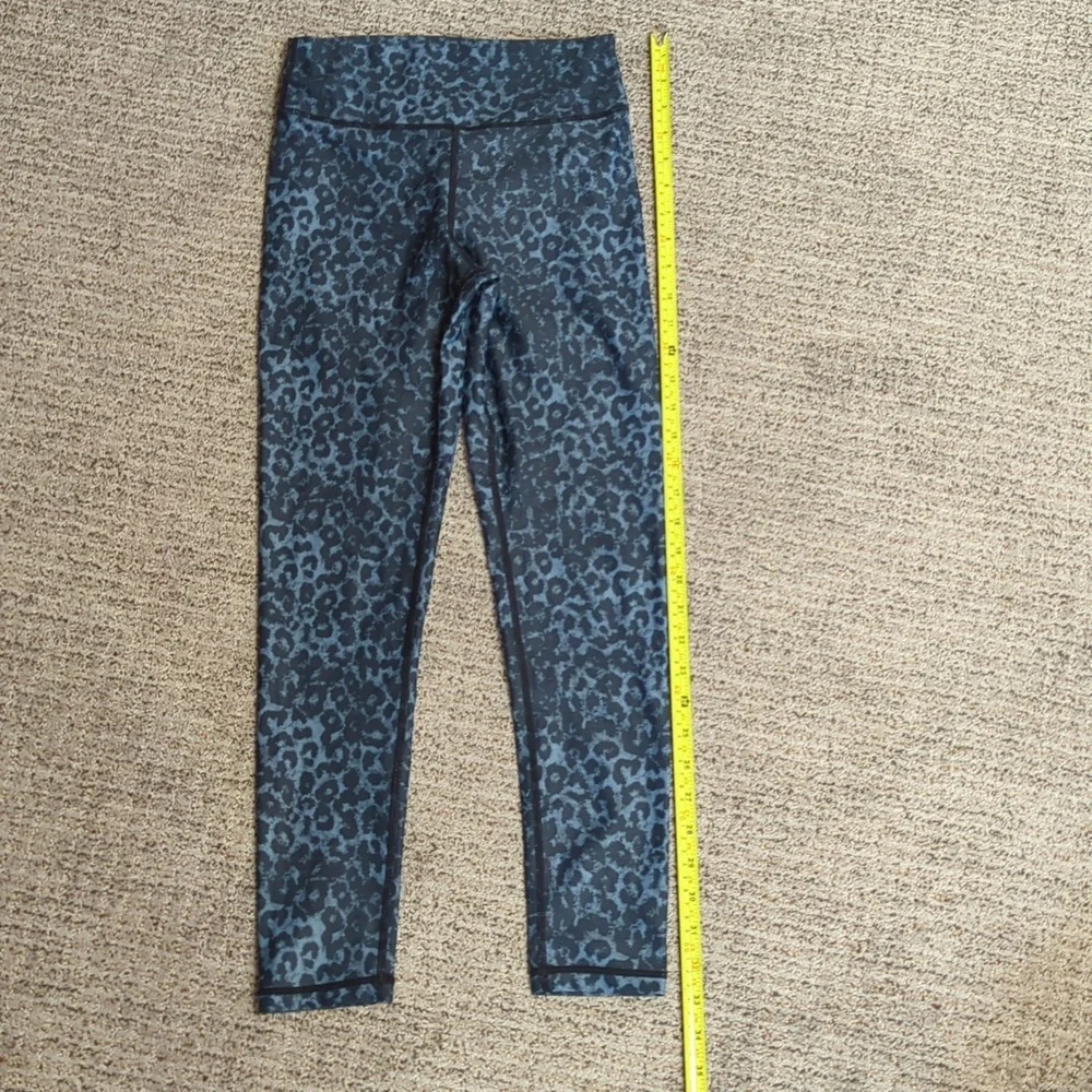 Zyia Scrunch Butt Leggings - Picture 9 of 10